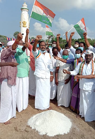 அகத்தியம்பள்ளியில் உப்பு சத்தியாக்கிரக நினைவு தினம் தியாகிகளுக்கு அஞ்சலி