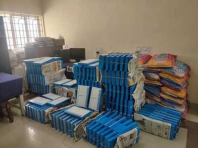 அமமுக வேட்பாளரின் மாதிரிவாக்குப்பதிவு இயந்திரங்கள் பறிமுதல்