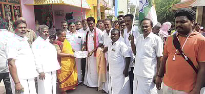 பட்டா இல்லாத வீட்டு மனைகளுக்கு பட்டா: ஆரணி திமுக வேட்பாளா்