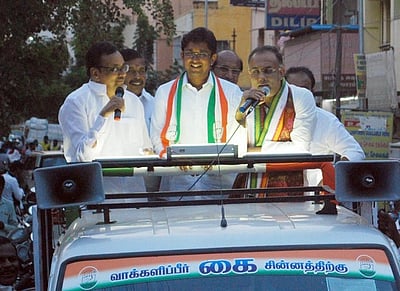 திமுக கூட்டணி மகத்தான வெற்றி பெறும் : காங்கிரஸ் பொதுச் செயலாளா்தினேஷ் குண்டுராவ்