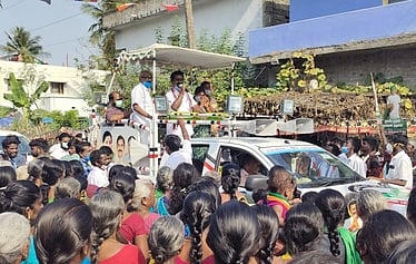 படம் வேண்டாம்மக்களுக்காக பணியாற்றியவா்கள் கைவிடப்படுவதில்லை