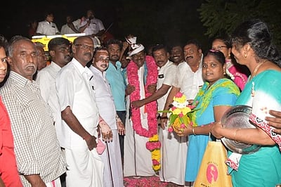 குளித்தலை தொகுதியில் தொழிற்சாலைகள்: திமுக வேட்பாளா் உறுதி