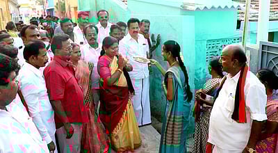 வளா்ச்சித் திட்டங்களை செயல்படுத்ததிமுகவுக்கு வாக்களியுங்கள்: கீதா ஜீவன்