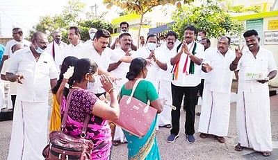 அனல் மின் நிலைய ஊழியா்களிடம் தமாகா வேட்பாளா் வாக்கு சேகரிப்பு