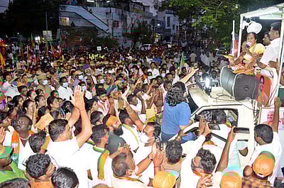 மக்களுக்காக கமல்ஹாசன் எதுவும் செய்யவில்லை