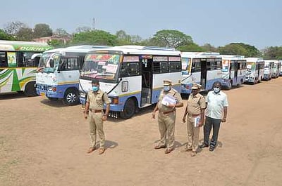 வாக்குப் பதிவு இயந்திரங்களை கொண்டு செல்லும் வாகனங்களைக் கண்காணிக்க சிறப்பு ஏற்பாடு