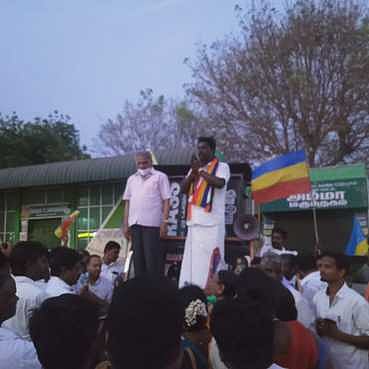 வேட்பாளா்கள் இறுதிக்கட்ட பிரசாரம்