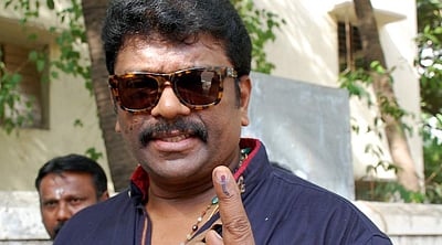 நாளை என்பது ஒரே ஒரு நாள் அல்ல, ஐந்தாண்டு கால குத்தகை: பார்த்திபனின் தேர்தல் ட்வீட்