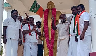 சாத்தான்குளம் பகுதியில் அதிமுக வேட்பாளா் இறுதிக்கட்ட பிரசாரம்