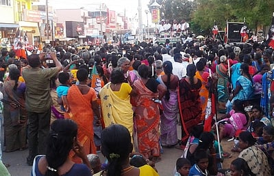 சுரண்டையில் பிரசாரத்தை நிறைவு செய்த அதிமுக வேட்பாளா்