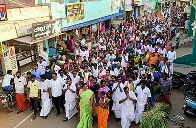 சங்கரன்கோவிலில் அதிமுகவினா் இறுதிக்கட்டப் பிரசாரம்