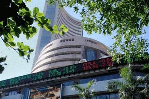 ‘கரோனா’ தாக்கம்: 871 புள்ளிகளை இழந்தது சென்செக்ஸ்!