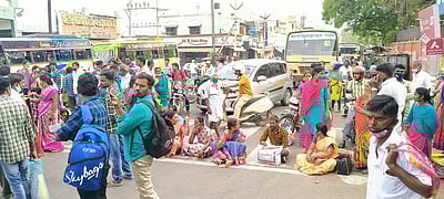 திருப்பூரில் பொதுமக்கள் சாலை மறியல்