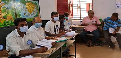 தாராபுரத்தில் அதிமுக, பாஜக முகவர்கள் இல்லாத வாக்குச்சாவடிகள்