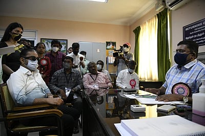 பாஜக வேட்பாளரைத் தகுதி நீக்கம் செய்ய வேண்டும்: கமல் புகார் 