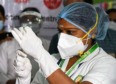 மகாராஷ்டிரம், ஜார்க்கண்டிலும் கரோனா தடுப்பூசிக்குத் தட்டுப்பாடு