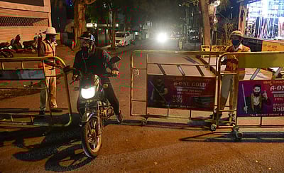 நொய்டாவில் இரவு நேரப் பொதுமுடக்கம் அமல்