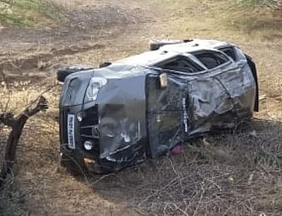 சிவகங்கை அருகே கார் கவிழ்த்து விபத்து: பெண் உள்பட 3 பேர் பலி