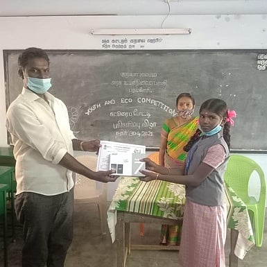 பத்மனேரி அரசுப் பள்ளியில் கட்டுரைப்போட்டி