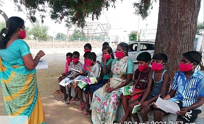 கரூா் வள்ளுவா் கல்லூரியின் விழிப்புணா்வு நிகழ்ச்சி