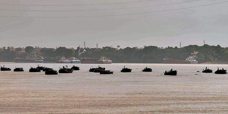 கங்கையில் மிதந்து வந்த உடல்கள் கரோனா நோயாளிகளுடையதா? அச்சத்தில் பிகார்