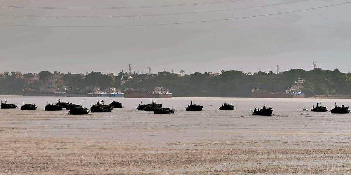 கங்கையில் மிதந்து வந்த உடல்கள் கரோனா நோயாளிகளுடையதா? அச்சத்தில் பிகார்