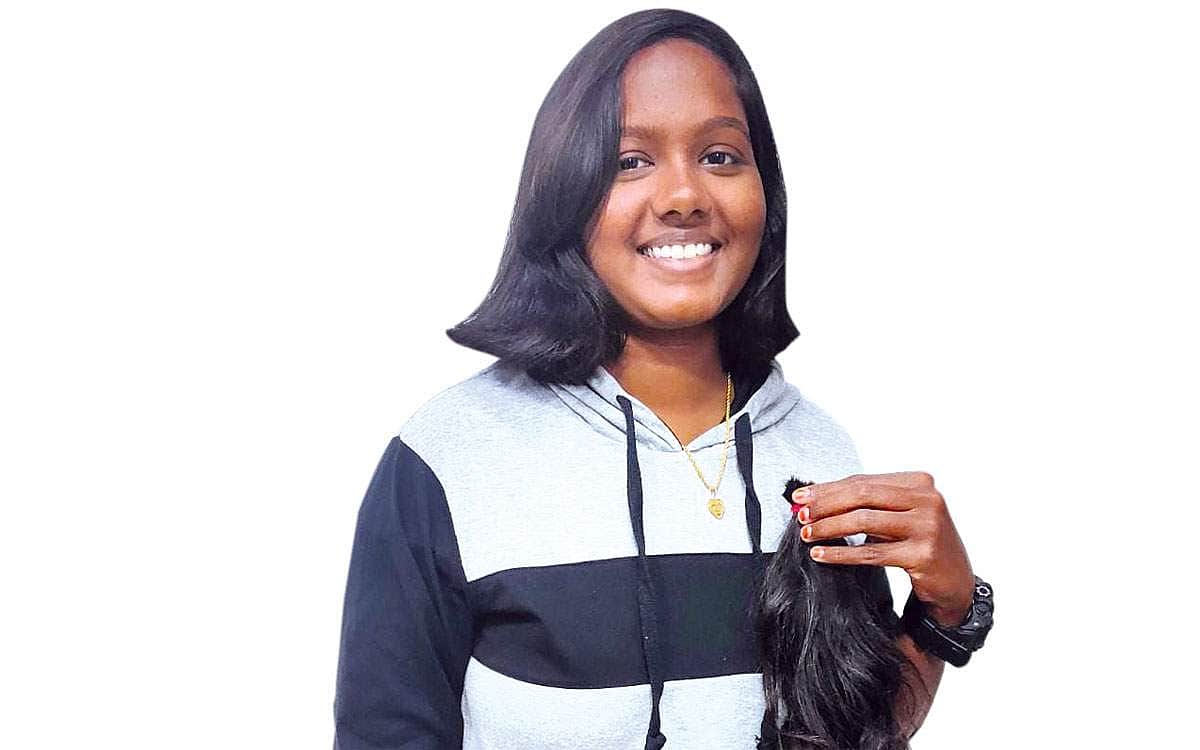 மரங்களை பாதுகாக்கும் இளமங்கை!