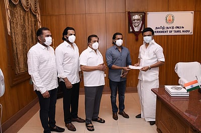 கரோனா நிவாரண நிதியாக ரூ.1 கோடி அளித்த நடிகர்கள் சூர்யா,கார்த்தி