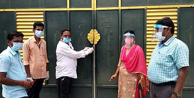 காங்கயம் அருகே தனியார் நூற்பாலையில் 14 பேருக்கு கரோனா: கம்பெனிக்கு சீல்  