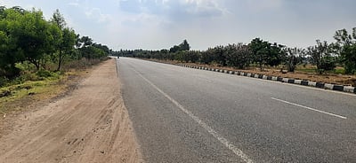 சாலைகளின் மட்டத்தை உயர்த்தக் கூடாது: தலைமைச் செயலர் அறிவுறுத்தல்