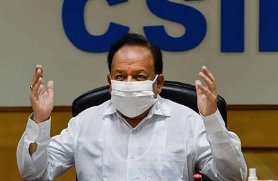 'கேரளத்தில் கரோனா பலியும், கர்நாடகத்தில் பாதிப்பும் அதிகரிக்கிறது'