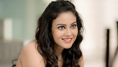 ஊரடங்கின்போது சென்னையில் பல படப்பிடிப்புகள் நடைபெறுவது எப்படி?: தமிழ் நடிகை கேள்வி