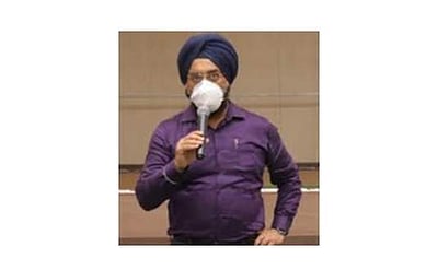 அடுக்குமாடி குடியிருப்புகளிலும் சிறப்பு தடுப்பூசி முகாம்கள் ஏற்படுத்தப்படும்: ககன்தீப் சிங் பேடி