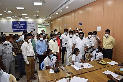 ஆக்சிஜன் தட்டுப்பாடு ஓரிரு நாள்களில் சரியாகும்: அமைச்சர் பழனிவேல் தியாகராஜன் தகவல்