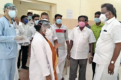 அரசு மருத்துவமனையில் சட்டப் பேரவை உறுப்பினா் ஆய்வு