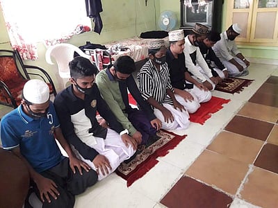 கூத்தாநல்லூர்: கரோனா கட்டுப்பாட்டால் வீடுகளில் ரமலான் தொழுகை 