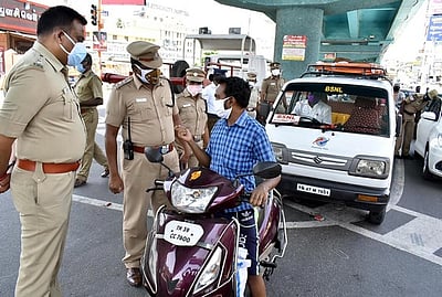சாலைகளில் அவசியமின்றி சுற்றினால் வாகனங்கள் பறிமுதல் செய்யப்படும்