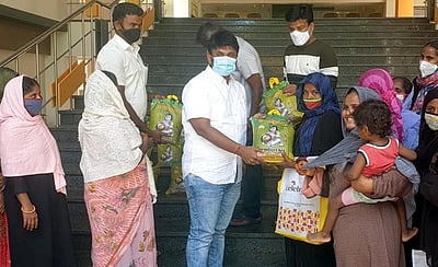 ஏழை மக்களுக்கு 5 கிலோ அரிசி