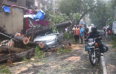 டவ்-தே புயல்: மகாராஷ்டிரத்தில் 6 பேர் பலி