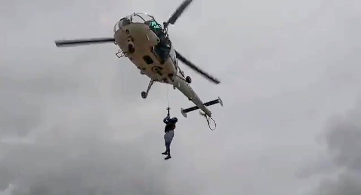  டவ்-தே புயல்: மும்பையில் காணாமல் போன 182 பேர் மீட்பு