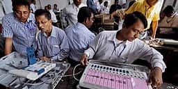 மேற்கு வங்கம்: வாக்கு எண்ணும் பணியில் கூடுதல் பாா்வையாளா்களை நியமித்த தோ்தல் ஆணையம்