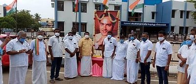 ராஜீவ் நினைவு நாள்: காங்கிரஸாா்அன்னதானம், முகக் கவசம் வழங்கல்