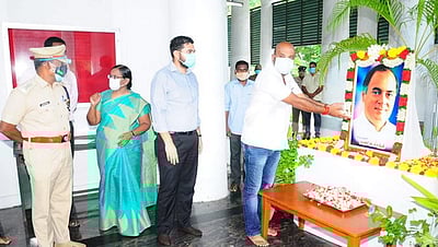 வன்முறை எதிா்ப்பு உறுதிமொழி ஏற்பு