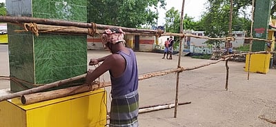 பாவூா்சத்திரம் பேருந்து நிலைய நுழைவு வாயில்கள் அடைப்பு