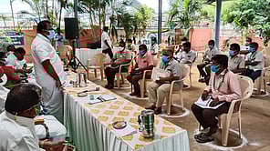 கரோனா தடுப்பு ஆலோசனைக் கூட்டம்