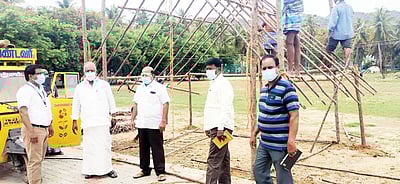 கரோனாவுக்கான சித்த மருத்துவக் குடில் அமைக்கும் பணி: ஆம்பூா்  எம்எல்ஏ ஆய்வு