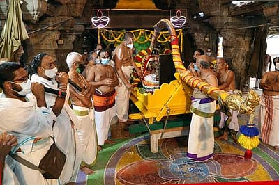 கருட வாகனத்தில் திருப்பதி  ஸ்ரீகோவிந்தராஜா்