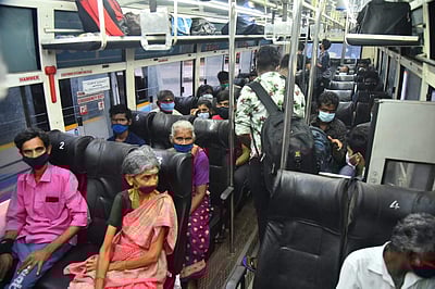 திருச்சியில் பேருந்துகள் இயக்கம்: அனைத்துக் கடைகளும் திறப்பு