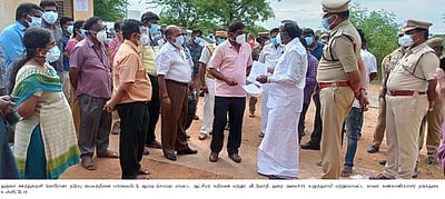 கரோனா தடுப்பு மையத்தில் அமைச்சா் ஆய்வு