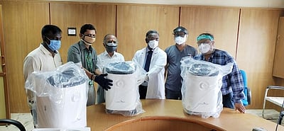 திருவாரூா் அரசு மருத்துவமனைக்கு ஆக்சிஜன் கருவிகள்